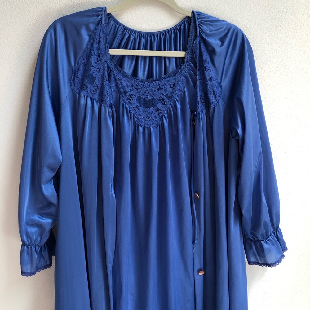 Vintage 2-piece gown/robe set